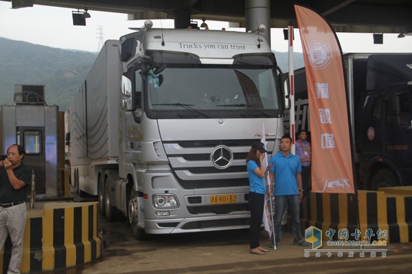 現(xiàn)場的奔馳Actros2646卡車