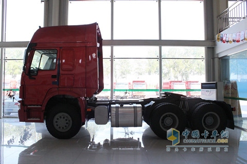 中國重汽 HOWO 6×4牽引車