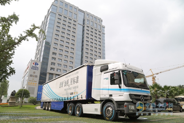 先進(jìn)的梅賽德斯-奔馳Actros 2644牽引車