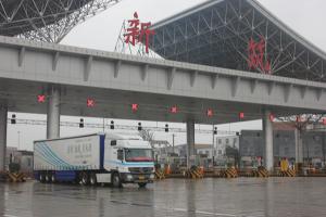 風雨無阻 奔馳卡車成都到陜西油耗測試