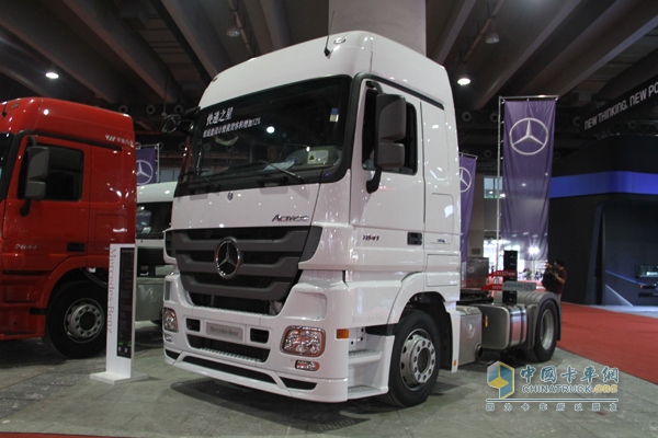 奔馳Actros 1841低底盤(pán)牽引車(chē)