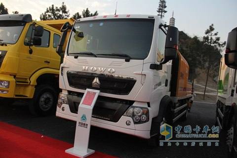 中國重汽 T5G 280馬力 4X2 車載混凝土泵車