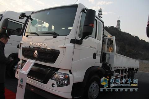 中國重汽 T5G 280馬力 6X4 隨車起重運(yùn)輸車