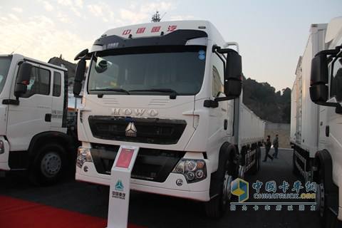 中國重汽 T5G 280馬力 6X4 隨車起重運(yùn)輸車