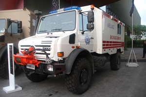 梅賽德斯-奔馳烏尼莫克（Unimog）U4000 4X4全地形救護(hù)車(chē)底盤(pán)