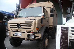 梅賽德斯-奔馳烏尼莫克（Unimog）U5000 4X4移動(dòng)維修車(chē)底盤(pán)