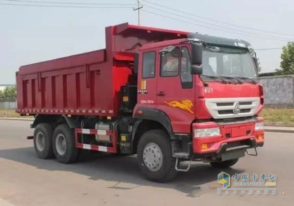 中國(guó)重汽推卸式自卸車