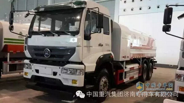 重汽濟專M5G灑水車(LNG國五)