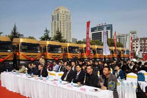 東風(fēng)柳汽與西上海物流戰(zhàn)略合作協(xié)議簽署暨交車(chē)儀式活動(dòng)吸引眾多戰(zhàn)略伙伴