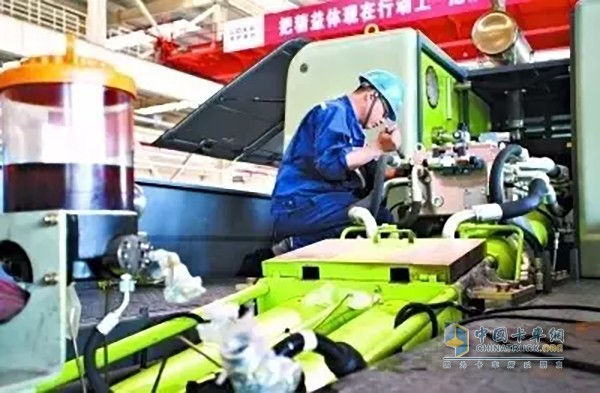 宣化福田雷薩泵送機(jī)械廠車載泵總裝線調(diào)試