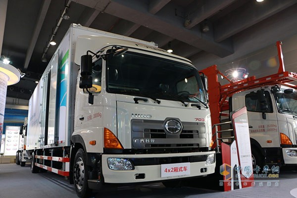 4×2廂式車核心動力匹配上海日野J08E發(fā)動機