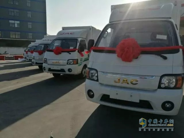 5臺帥鈴i3純電動物流車