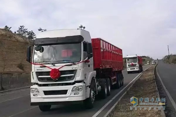 北奔V3MT 6×4輕量化牽引車