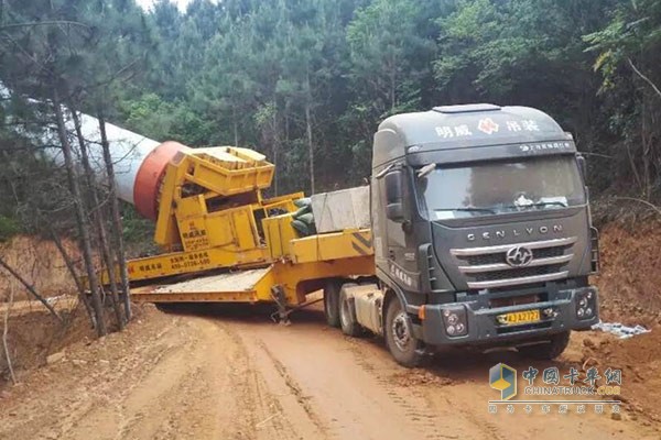 即使是在復(fù)雜的路況杰獅都能輕松征服