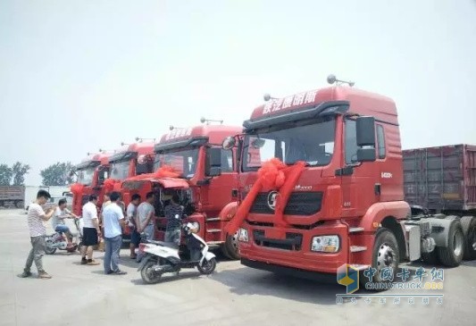 陜汽康明斯M3000牽引車