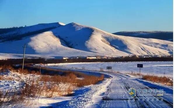 南方突降大雪，行車在外的你該如何應(yīng)對？