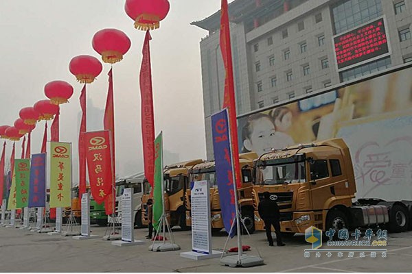 華菱星馬展車區(qū)共計展出10款主力車型