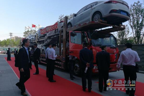 長久集團的中置軸轎運車