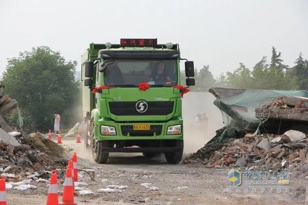 陜汽德隆M3000渣土車比賽風(fēng)采