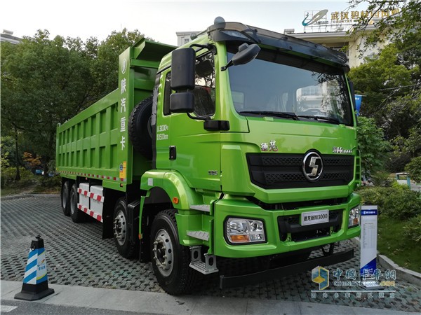 德龍新M3000純電動8×4自卸車