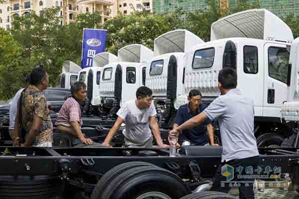 致道500M采用高強(qiáng)度鋼材車架