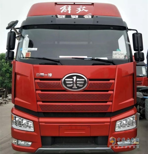 一汽解放J6P牽引車