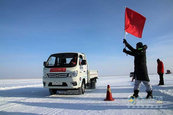 福田祥菱進行低溫測試