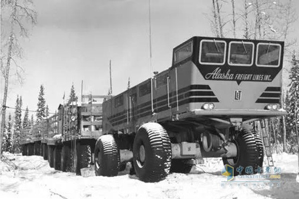 Snow-Freighter陸地運(yùn)輸車(chē)搭載康明斯800馬力NVHBI-12發(fā)動(dòng)機(jī)