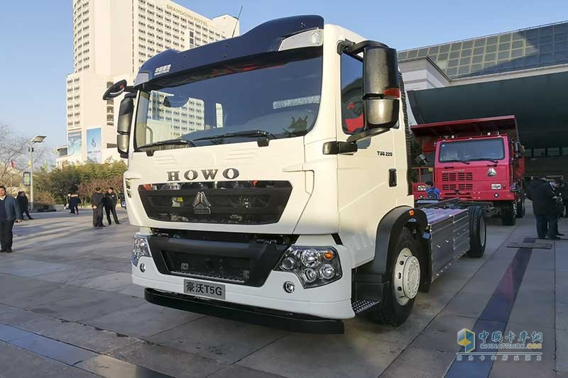 中國(guó)重汽 HOWO T5G 4×2 純電動(dòng)環(huán)衛(wèi)車底盤