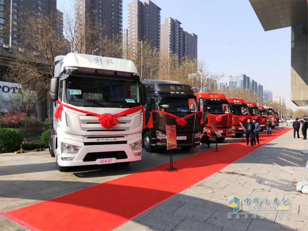 解放卡車 掙錢機(jī)器