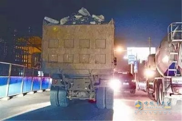 建筑廢棄物運(yùn)輸車輛禁止通行