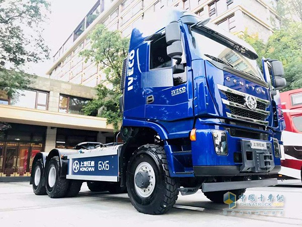 上汽紅巖智能網(wǎng)聯(lián)6×6全驅(qū)大件運(yùn)輸車