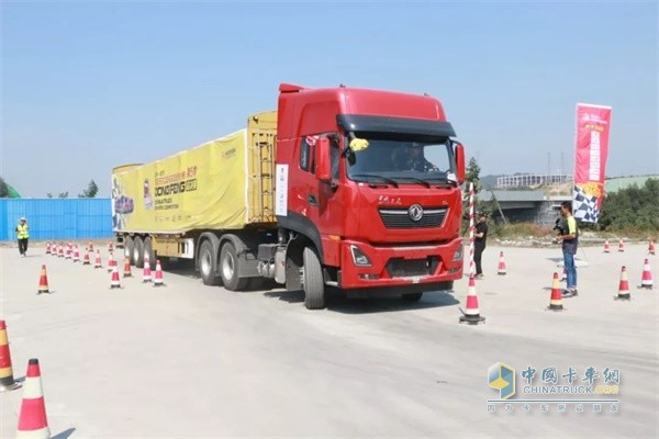 東風(fēng)天龍牽引車