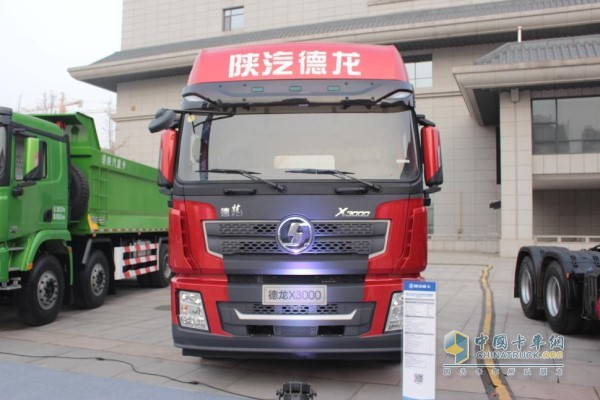 陜汽德龍X3000 4×2牽引車