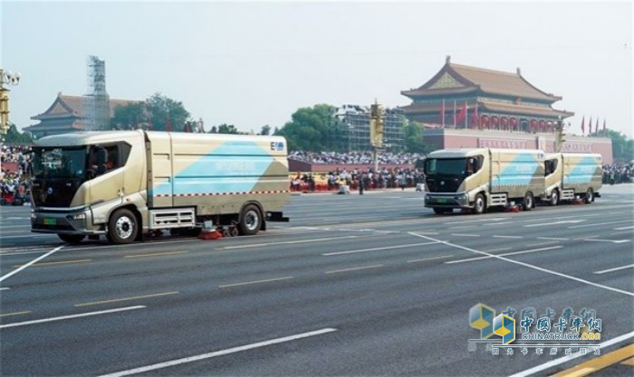 T8純電動(dòng)洗掃車國(guó)慶閱兵提供保障