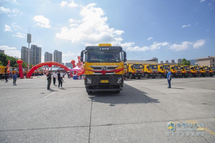 紅巖杰獅C500自卸車