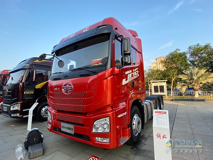 JH6 6×4 卓越版牽引車