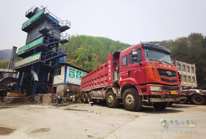 近20臺(tái)車主要都是華菱漢馬自卸車