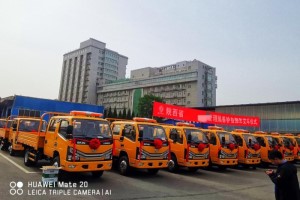 合作共贏  首批28輛東風多利卡養(yǎng)護自卸車交付用戶