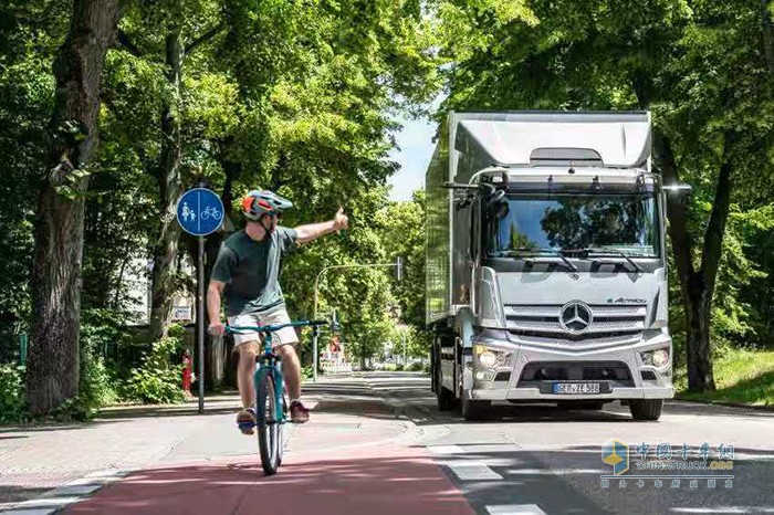 奔馳卡車,電動新能源,奔馳eActros中卡