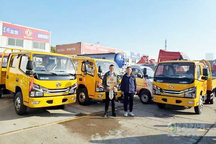 東風(fēng)輕型車 東風(fēng)多利卡 D6雙排車