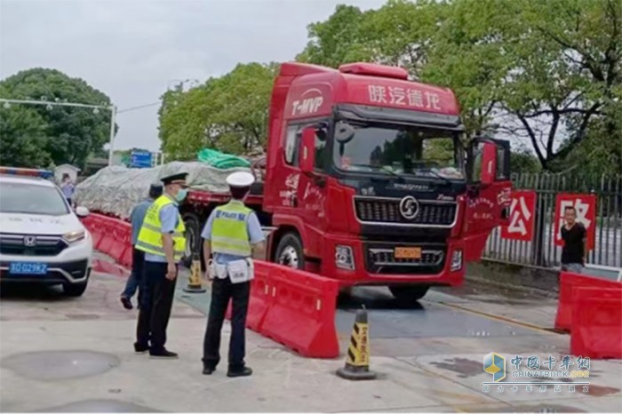 貨車非法改裝 百噸王 超限超載 專項(xiàng)治理