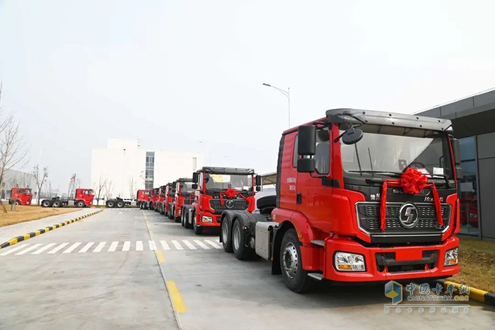 首批發(fā)車！陜汽康明斯運(yùn)煤子母車實(shí)力開啟熱銷模式