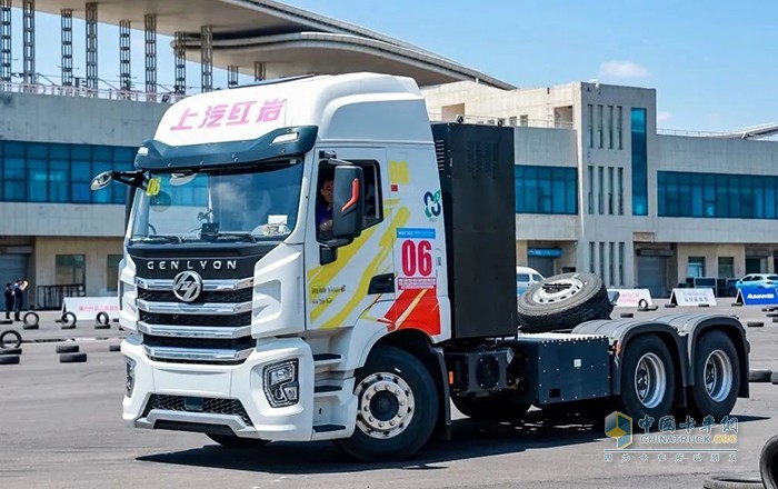 “氫”裝上陣！“冠軍車型”紅巖杰獅氫燃料電池重卡實力出擊