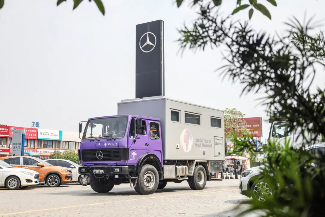 老車新夢(mèng)，抵達(dá)成都：38年前的奔馳消防車變身旅居車環(huán)游世界