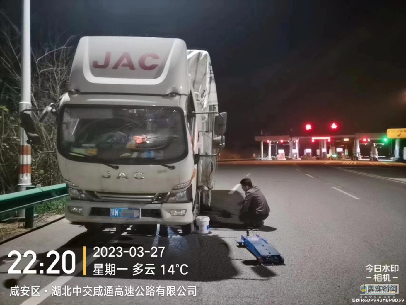 深夜救援、跟車維修，江淮1卡1號服務(wù)是卡友運(yùn)輸?shù)馁N心保障