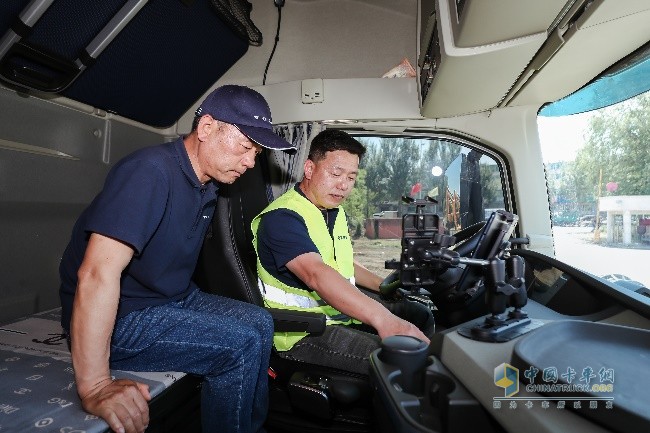 九年堅(jiān)守 追求高效永不止步 沃爾沃卡車(chē)綠駕學(xué)院沈陽(yáng)站燃擎開(kāi)營(yíng)