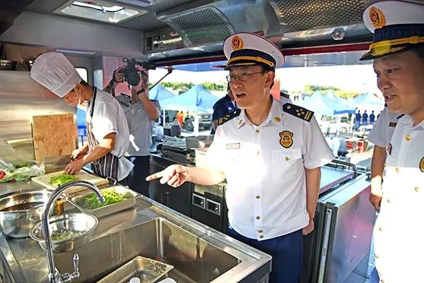 森源鴻馬飲食保障車讓“廚”類拔萃吃出戰(zhàn)斗力