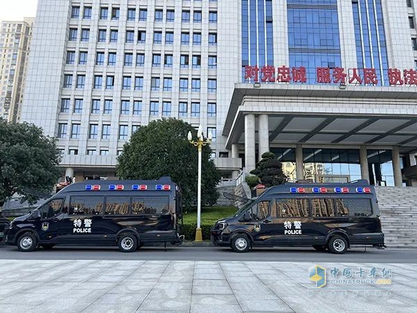 保平安 護穩(wěn)定—森源鴻馬防暴運兵車護航湖南！