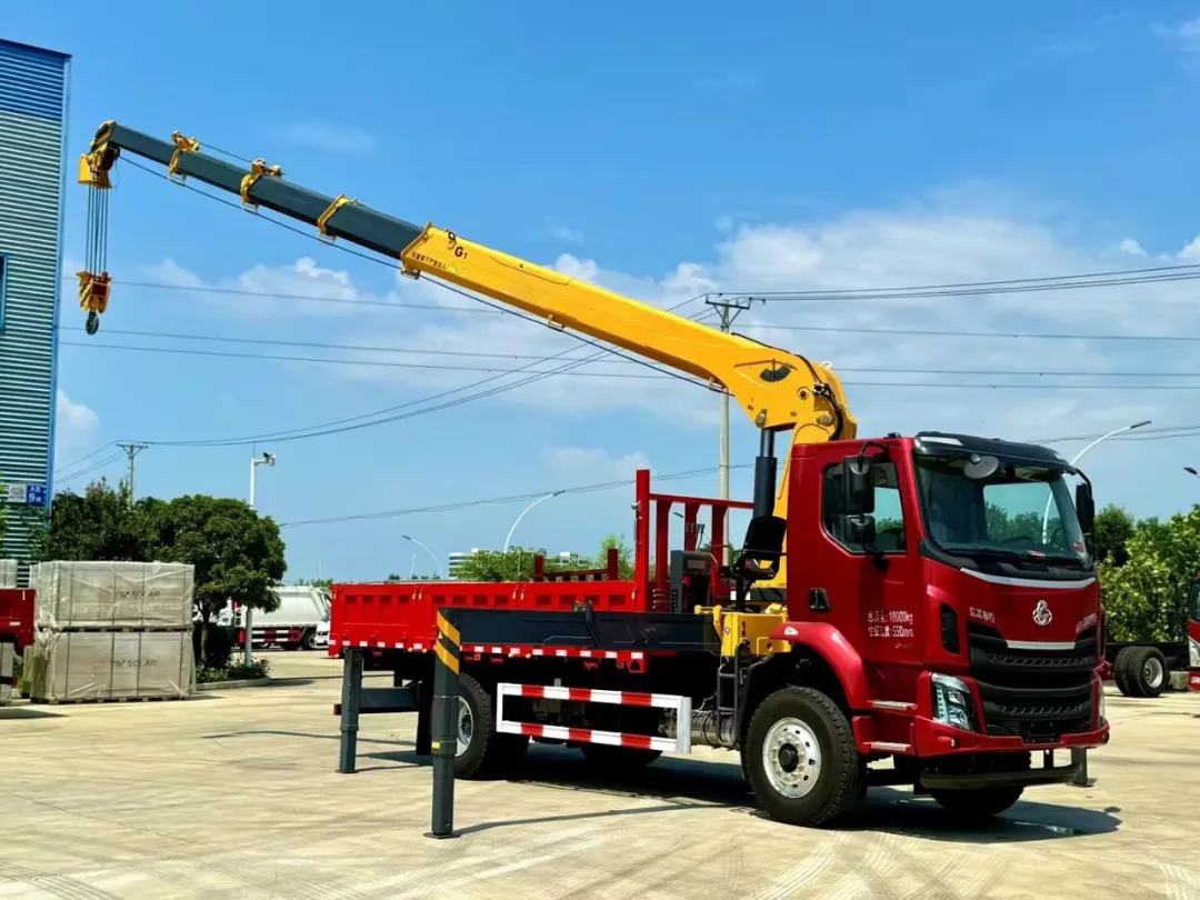 乘龍M3隨車吊榮膺專用車市場創(chuàng)富大獎